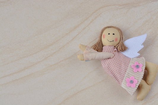 Petit espace, grande déco : 17 idées puissantes pour optimiser une petite chambre bébé